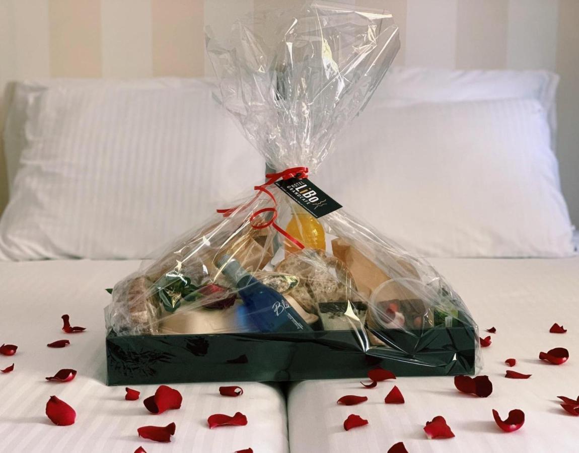 Hotel & Grandcafe Libo Aalden Екстер'єр фото