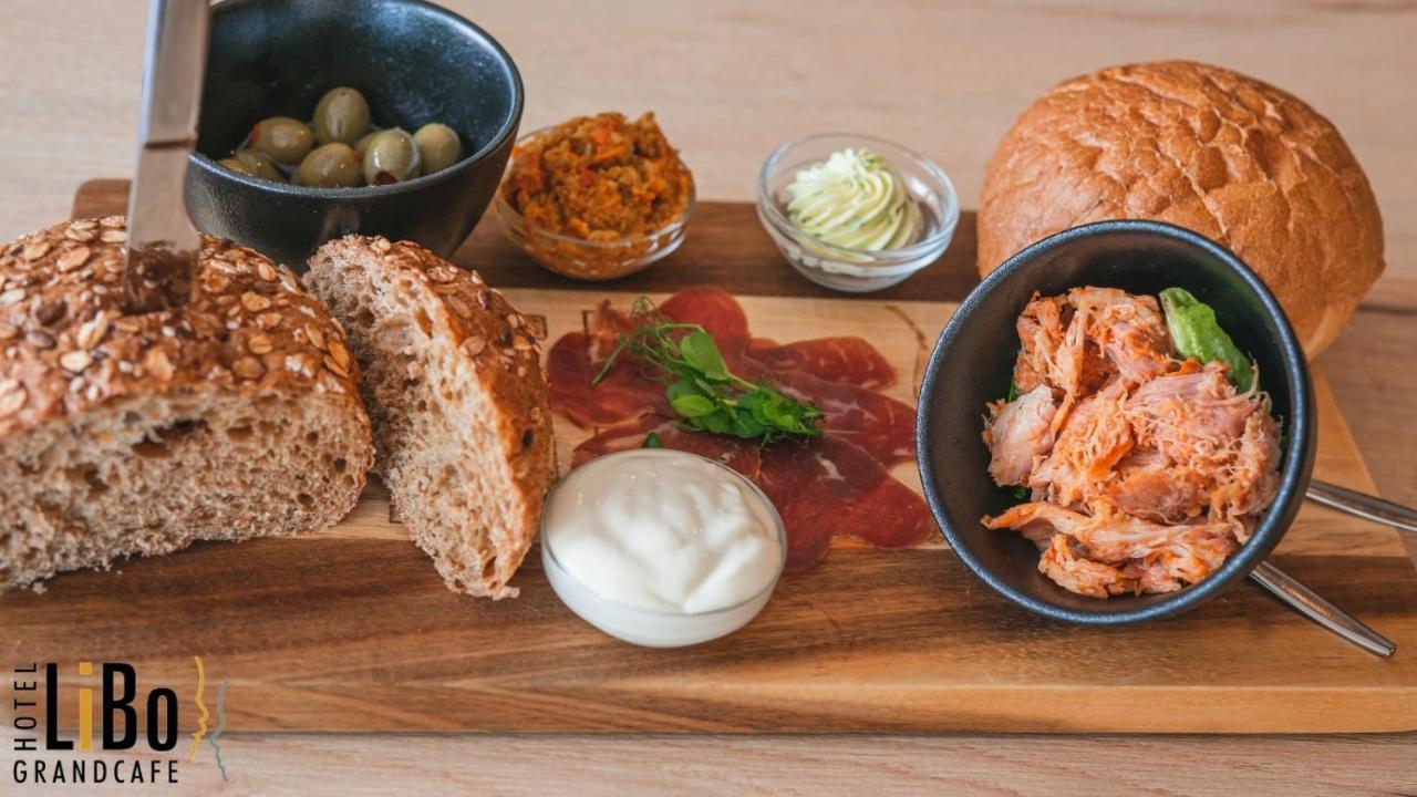 Hotel & Grandcafe Libo Aalden Екстер'єр фото